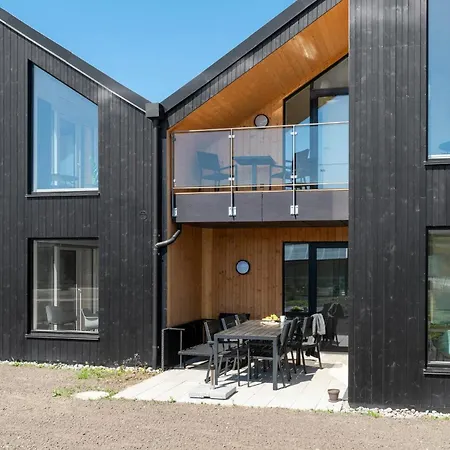 Kysthusene, Lejl 13 Apartment